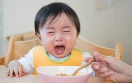 Trẻ biếng ăn phải làm sao? Nguyên nhân - Cách trị biếng ăn cho trẻ