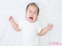 Trẻ sơ sinh thở mạnh có sao không? Nên đưa trẻ đi viện khi nào?