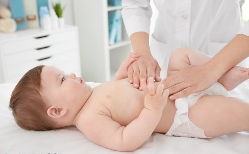 Trẻ bị đau bụng: Nguyên nhân và cách xử lý