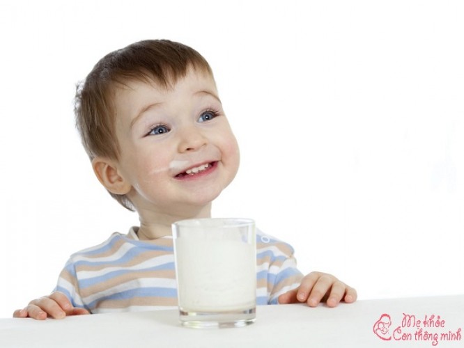Top 5 loại sữa tăng cân cho bé 1 tuổi giúp bé lên cân như diều gặp gió