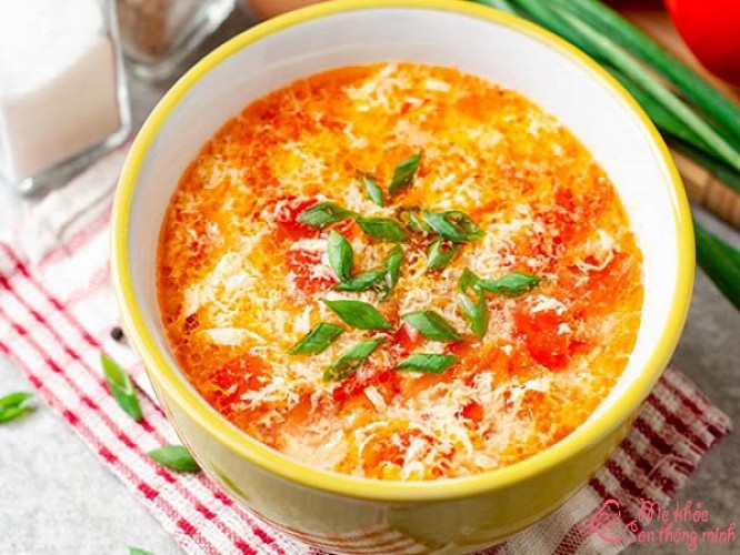Chia sẻ 2 cách nấu canh trứng cà chua ngon, không tanh