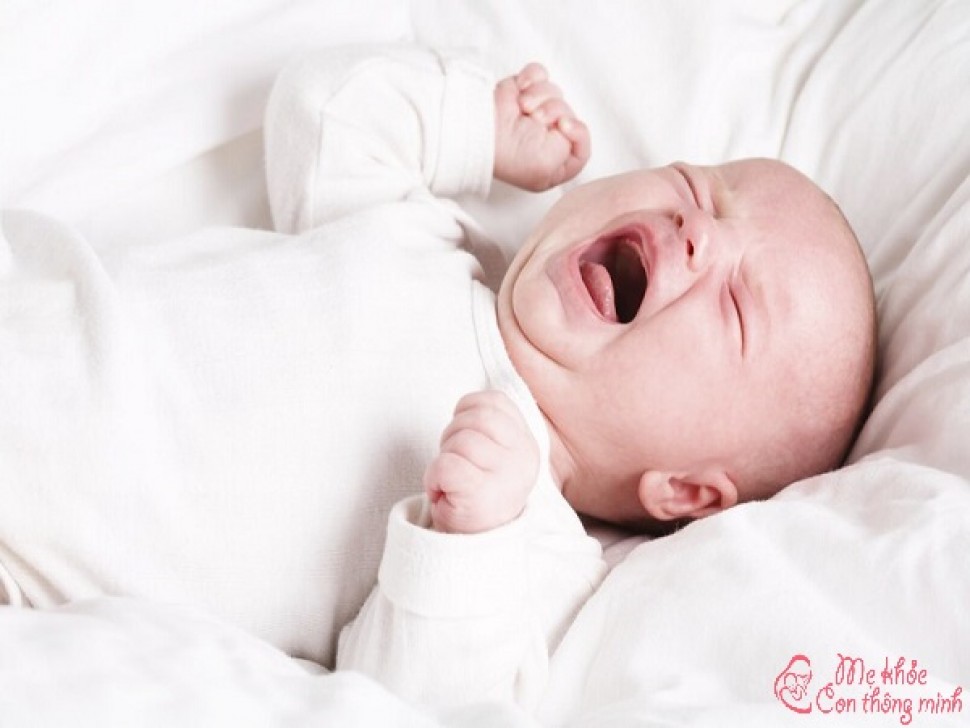 Nguyên nhân và biện pháp khắc phục trẻ sơ sinh khó ngủ về đêm