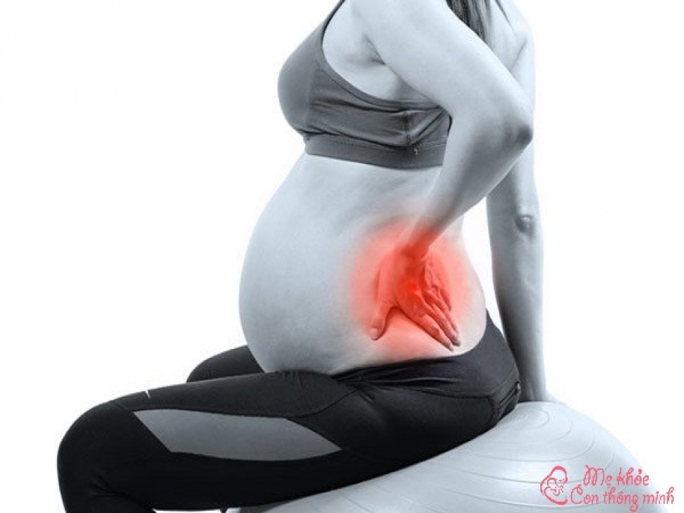 Bí kíp chặn đứng cơn đau lưng khi mang thai