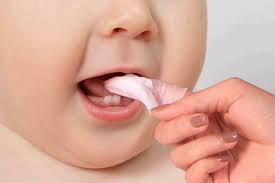 Sản phẩm tiện lợi cho ba mẹ trong việc vệ sinh răng lợi cho bé
