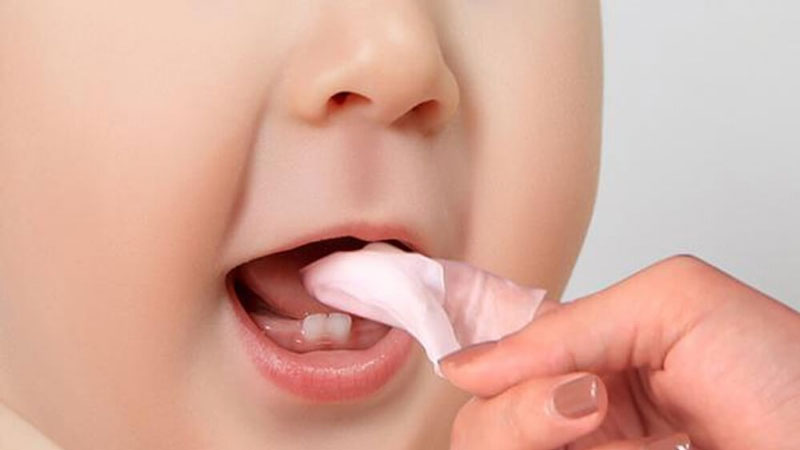nấm lưỡi ở trẻ nhỏ, nấm lưỡi ở trẻ sơ sinh, nấm lưỡi ở trẻ em có nguy hiểm không, nấm lưỡi ở trẻ em có lây không, nấm lưỡi ở trẻ em là gì, bệnh nấm lưỡi ở trẻ nhỏ, nấm lưỡi ở bé sơ sinh, cách chữa nấm lưỡi ở trẻ nhỏ, nấm lưỡi ở trẻ và cách điều trị